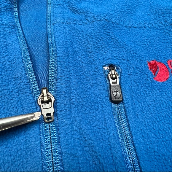 Fjallraven Full Zip High/mock Neck Sweater in Blue. - Picture 16 of 16